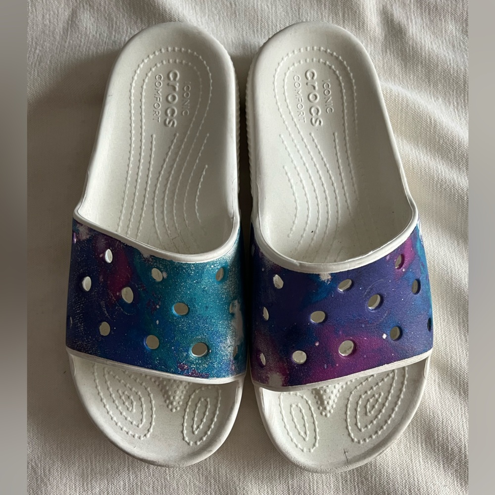 Crocs Comfort Classic Tie-Dye Print Slide Sandals Size Women's 6 Men’s 4